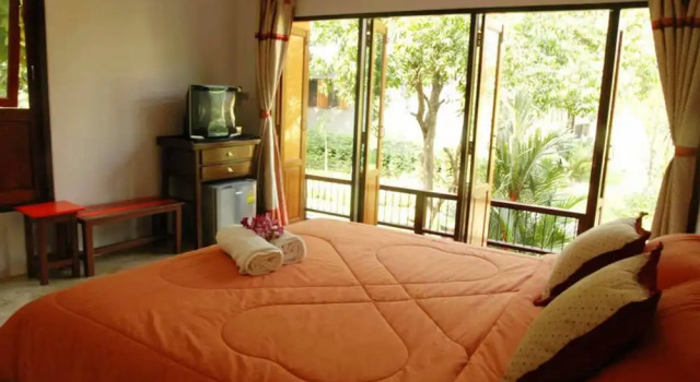 Коттедж с балконом Doembang Villa