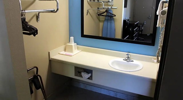 Двухместный номер Deluxe Motel 6 Oklahoma City OK Frontier City