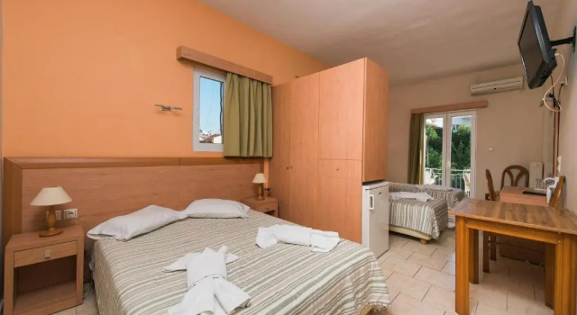 Четырёхместный номер Standard Plaz Hotel