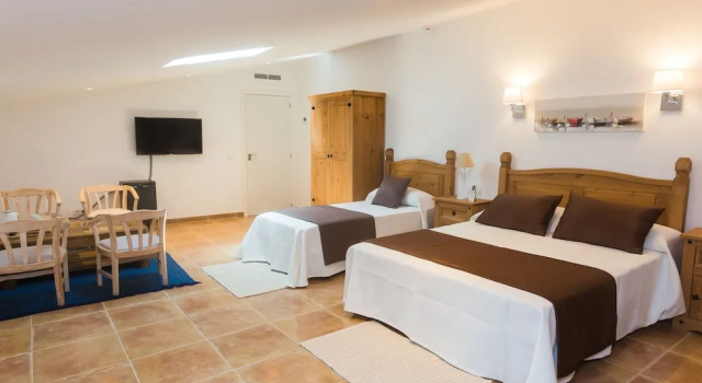 Standard Family room Can Serrete