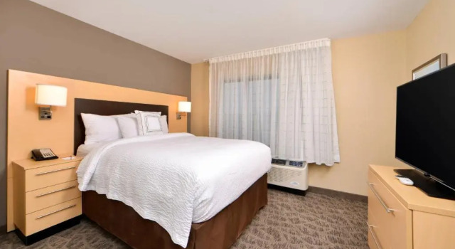 Люкс TownePlace Suites by Marriott Detroit Commerce