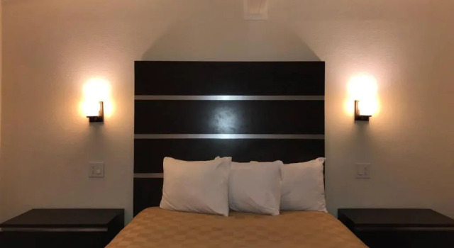 Двухместный номер Standard Cedar Inn & Suites