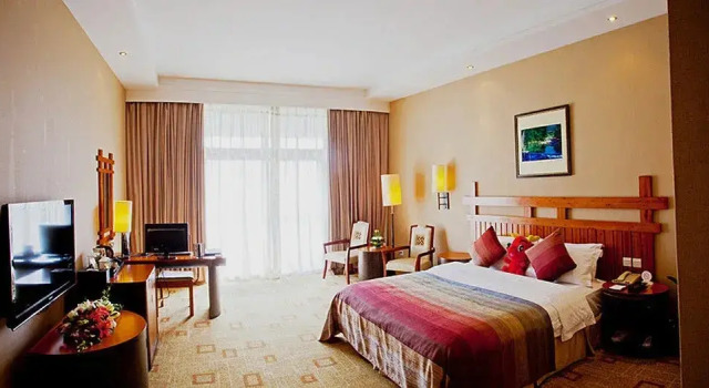 Nanshuige Resort & Spa Convention Center, Rezerwuj Ośrodek wypoczynkowy Hotele w Zhongshan z basenem, Basen