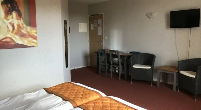 Logis Auberge de Carolles, Забронировать Хостел  