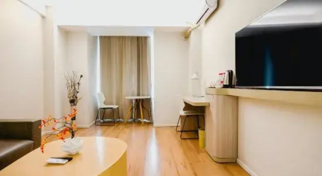 Семейный люкс Hanting Hotel Shenyang Tiexi Qigong Street Metro Station
