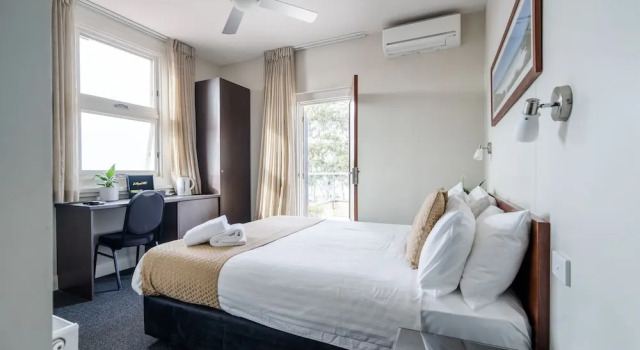 Номер Classic Huskisson Hotel