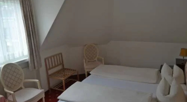Hotel Central in Kriens, Забронировать Отель Кринс Люцерн, рядом с Gondelbahn Kriens-Fräkmüntegg 4p Gondola