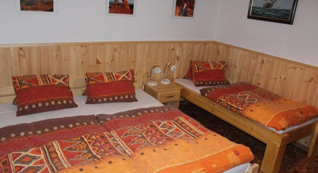 Apartmány a Chalupa Tara, Rezerwuj Hotel Hotele w Jizera Mountains z parkingiem, Parking
