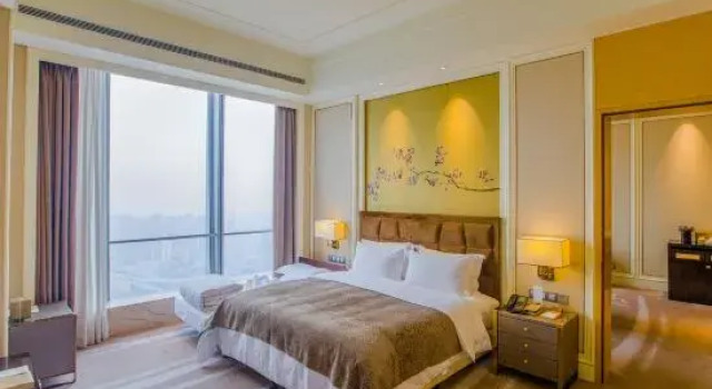 Люкс Executive Ming Du Lakeside Hotel Nanning