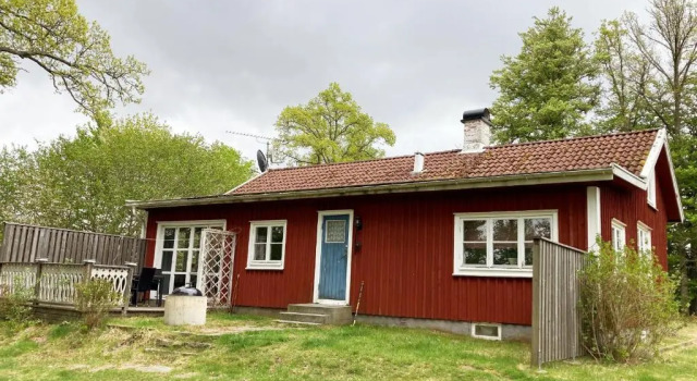 Nice holiday house located by the lake Bolmen