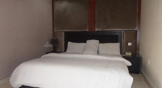 Serena Hotel & Suites