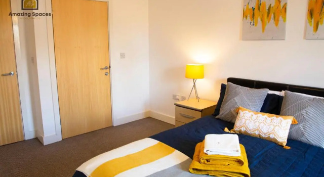 Executive 2 Bed Flat in Stockton Heath by Amazing Spaces Relocations Ltd, Book Hotel Warrington 