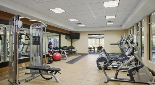 Четырёхместный номер Deluxe Hilton Garden Inn Springfield, MO