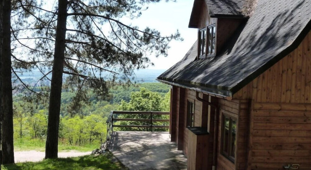 Gîte de la Promenade Vénus, Rezerwuj Hotel Hotele w Morvan z parkingiem, Parking