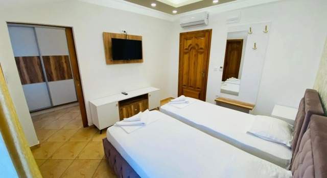 Apart Hotel Llolla, Забронировать Апарт-отель Отели Улцинь 3 звезды, 3*