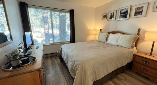 2 Bedrooms Standard Condos, Забронировать Апартаменты/квартира Отели в центре Маммот-Лейкс, в центре