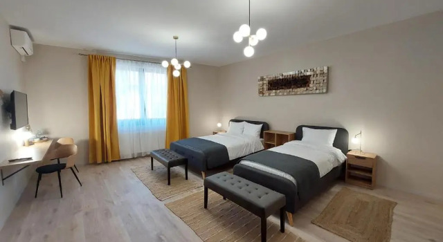 Полулюкс Mandarin Premium Apartments