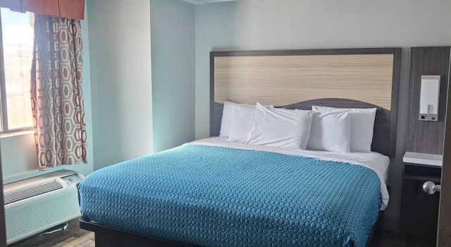 Семейный люкс с 2 комнатами Mountain Vista Inn & Suites
