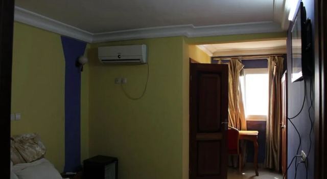 Mbatkam Palace, Book Hotel Mifi 