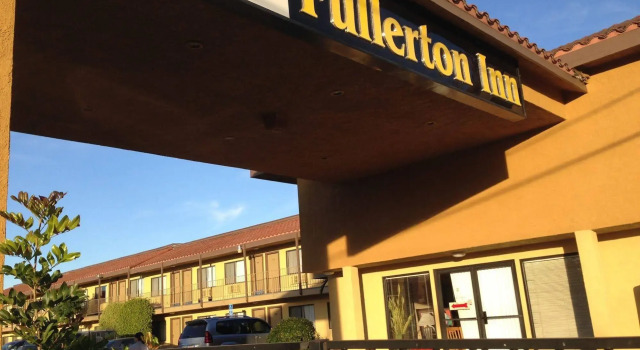 Fullerton Inn, Забронировать Отель Фуллертон Disneyland California