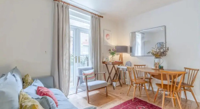 Newly Renovated 2 Bedroom Apartment in Earlsfield With Garden