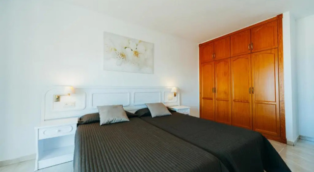 Улучшенные апартаменты с 2 комнатами Aparthotel Neptuno Costadeje