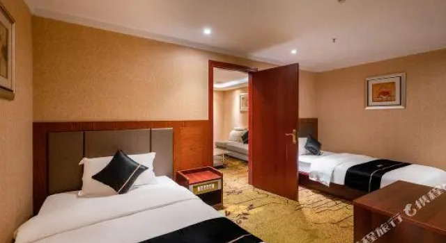 Двухместный люкс Deluxe Foshan Xin Hu Hotel