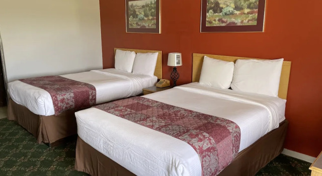 Номер Standard Budget Host Inn