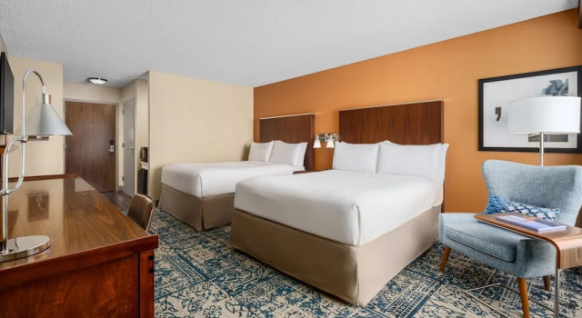 Четырёхместный номер Deluxe Four Points by Sheraton Pleasanton