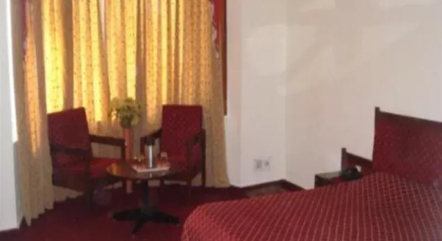 Hotel Basera