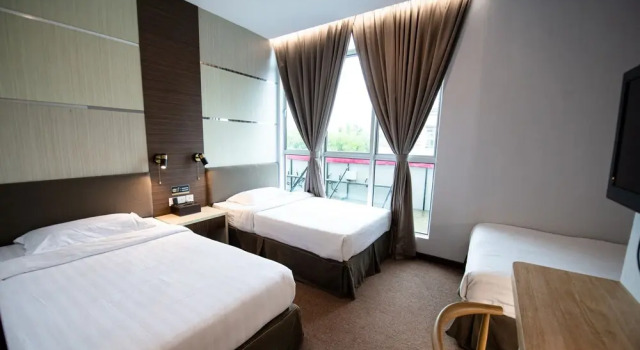 Capital O 90617 Hotel Meliden, Rezervovat Hotel Hotely v Sandakan s parkováním, Parkování