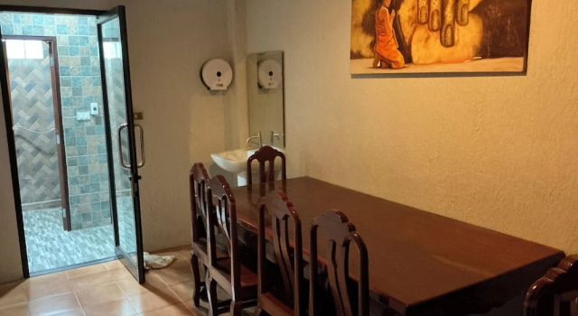 Кровать в общем номере с балконом Dikachaya Hostel