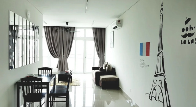 Люкс с 2 комнатами Holi 1Medini Suites