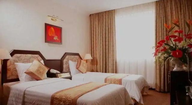 Royal 2 Hotel