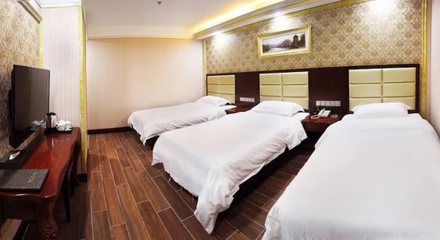 Трёхместный номер Standard Jingdu Hotel