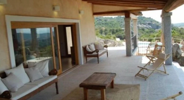 Вилла с 5 комнатами Villa La Silvaredda