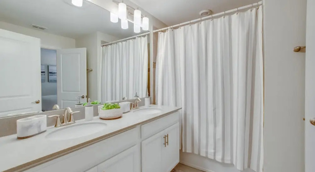 Коттедж 4 Bedroom Town Home with Pool