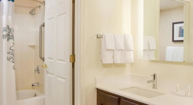 Четырёхместный люкс Residence Inn Hartford Manchester