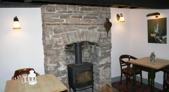 The Old Black Lion