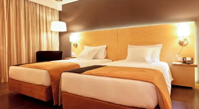 Двухместный номер Standard с балконом Hotel Mercure Braga Centro