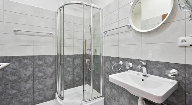 Rabie Aparthotel, Prenota Hotel Praga 8 Praga, vicino a Centro culturale La Fabrika