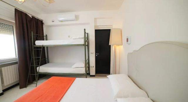 B&B Villa Miramare, Book Bed and Breakfast Hoteller i Salerno med parkering, Parkering