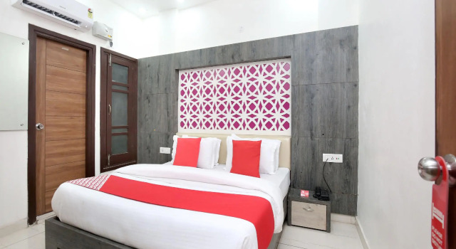 OYO 14790 Hotel Destiny Inn, Varaa Hotelli Hotellit Punjab pysäköinnillä, Pysäköinti