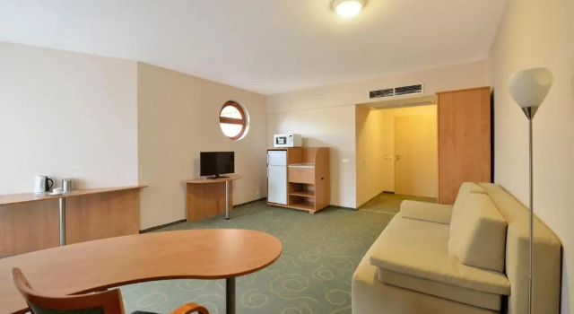 Люкс Semiramis Business Hotel
