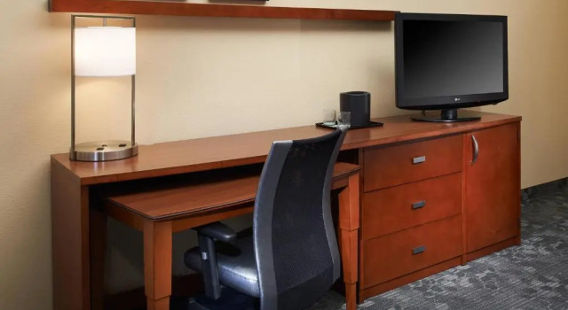 Номер Standard Courtyard by Marriott Detroit Livonia