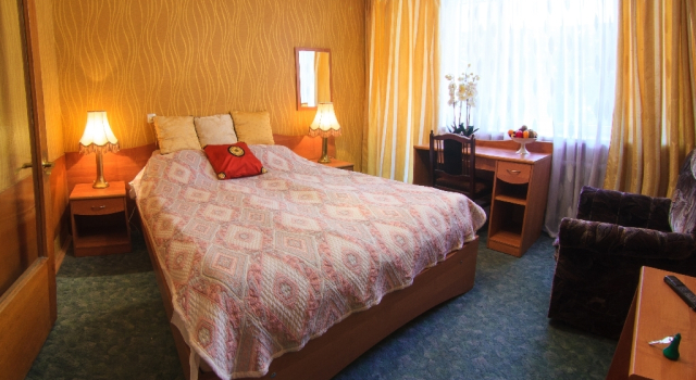 Zvenigorodskiy Sanatorium, Buchen Sie Hotel Swenyhorod Oblast Moskau