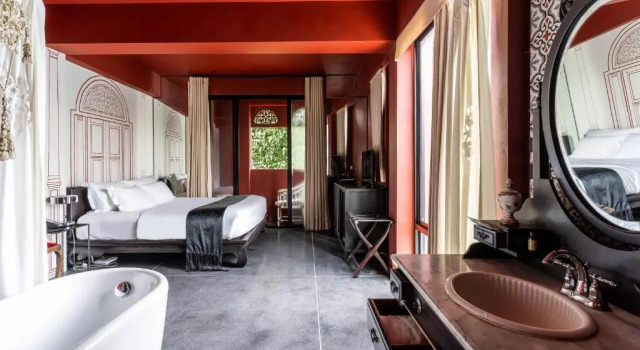 Двухместный номер Deluxe с балконом Amdaeng Bangkok Riverside Hotel