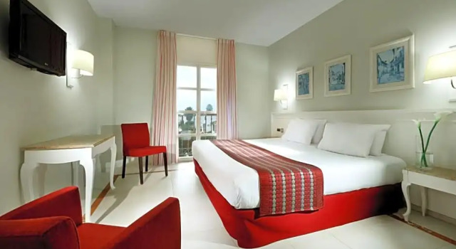 Трёхместный номер Standard Exe Gran Hotel Solucar