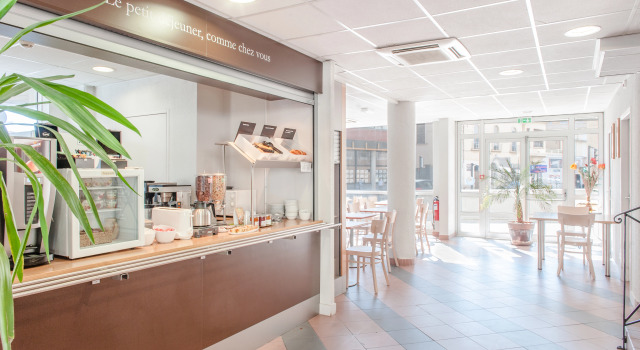 Отель B&B Nimes Centre Arène