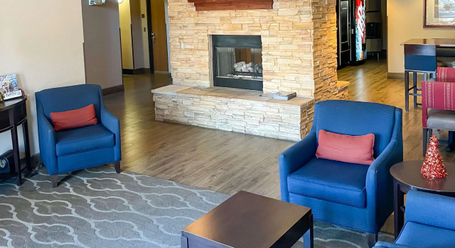 Comfort Inn & Suites Midtown, Забронировать Отель Руидозо Нью-Мексико